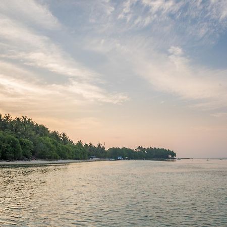 Fulhadhoo Inn ภายนอก รูปภาพ