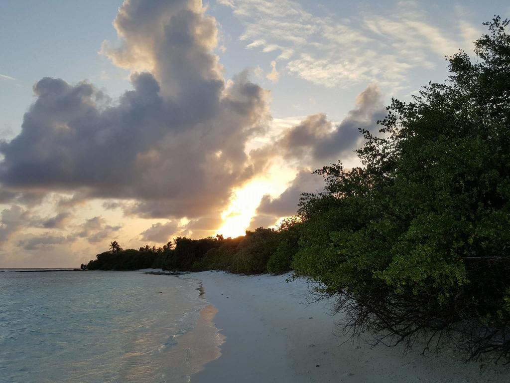 Fulhadhoo Inn ภายนอก รูปภาพ